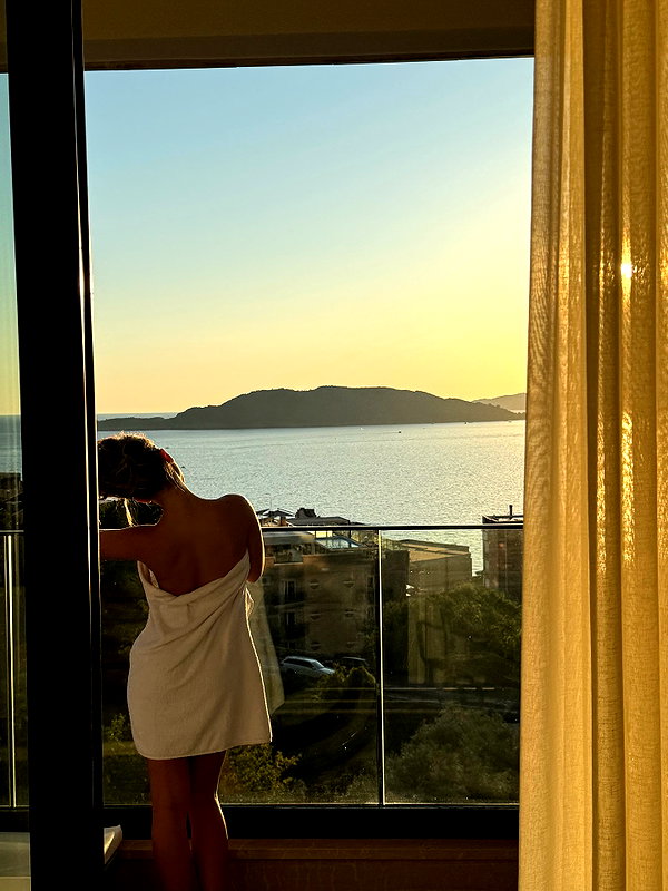 1vecua instagram image archive image