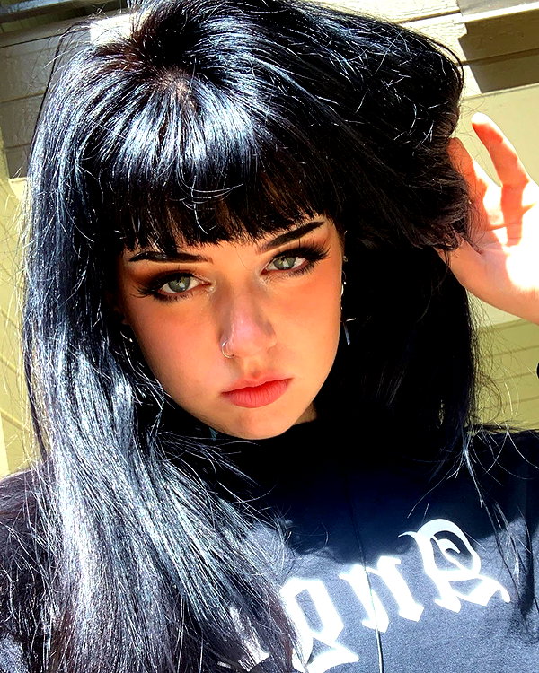 yeahimcaroline instagram image archive image