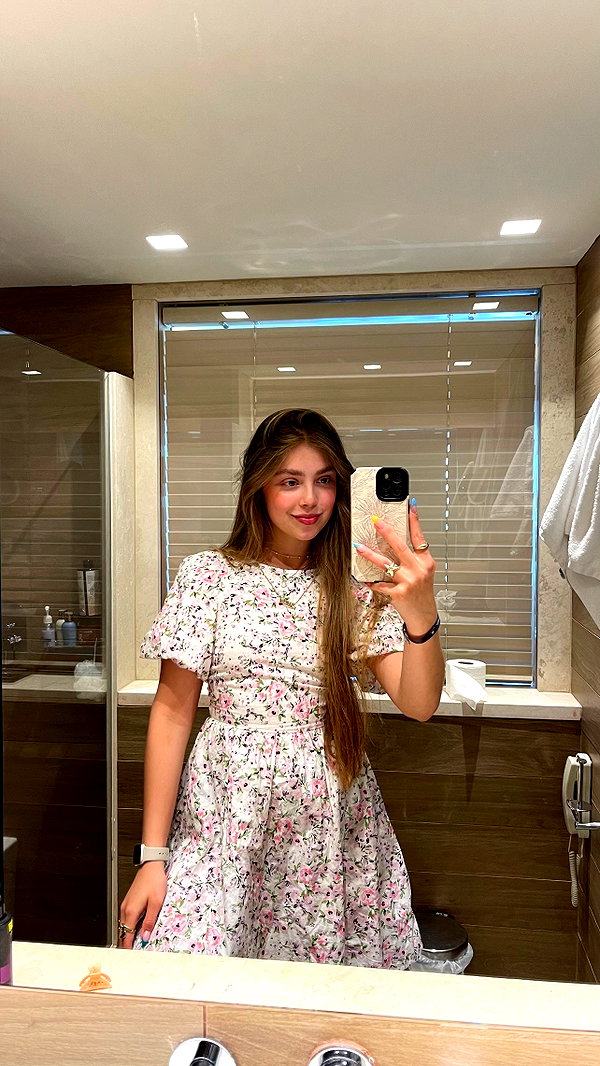 mishel_d_ instagram image archive image
