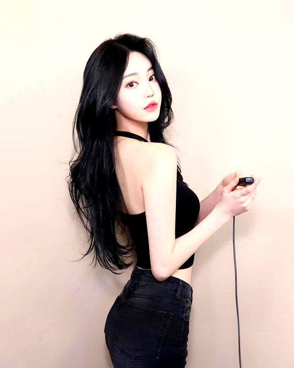 daxbin instagram image archive image