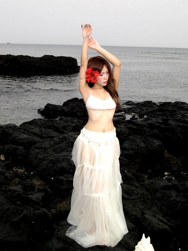 lyhythuedoxinh instagram image archive image