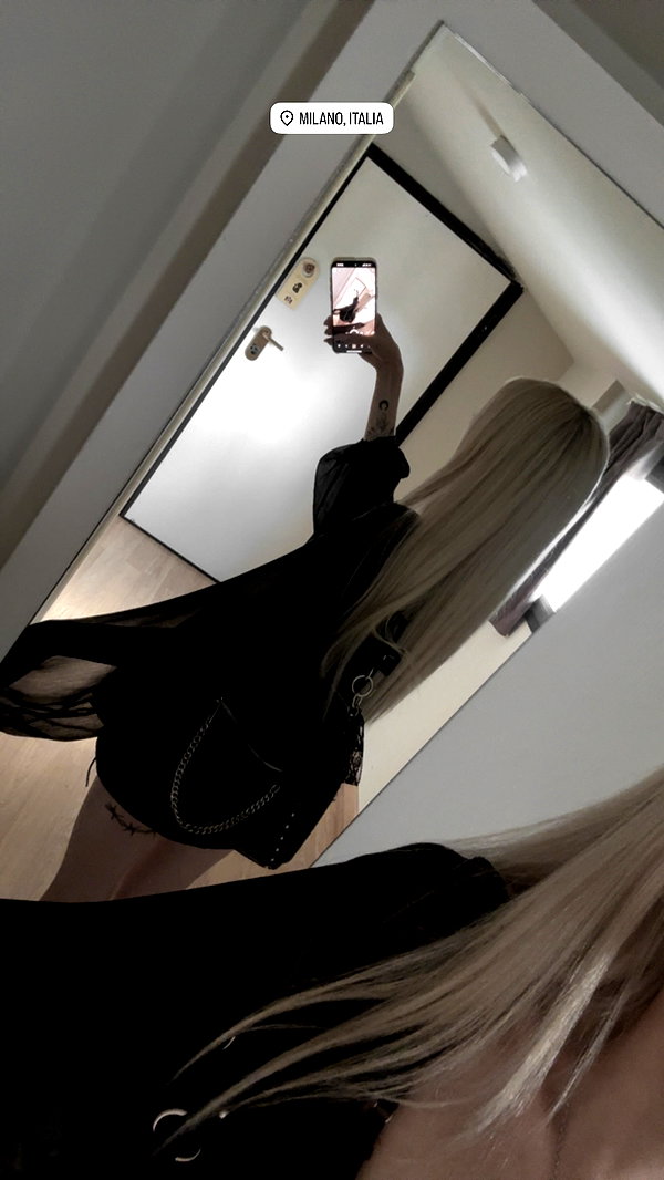 _lia.moon instagram image archive image