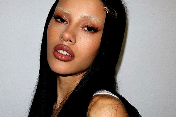 leonanaomii instagram image archive image