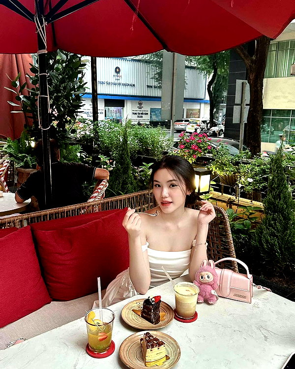lyhythuedoxinh instagram image archive image