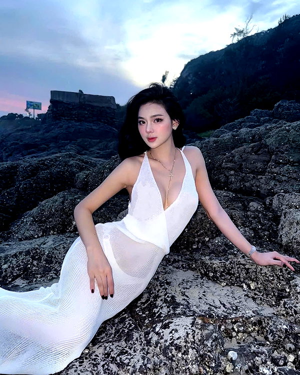 lyhythuedoxinh instagram image archive image