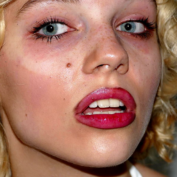 leni.bahr instagram image archive image