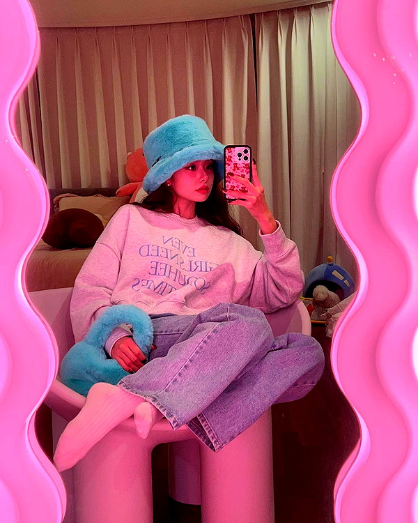 dear.zia instagram image archive image