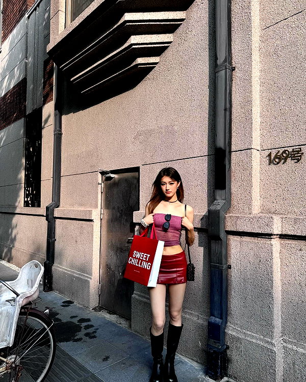 claire_is_miiii instagram image archive image