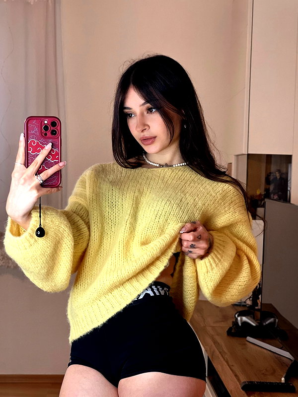 cata.leyah instagram image archive image