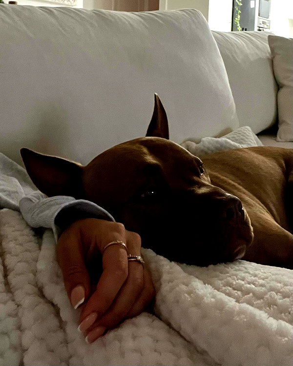 olivia.mathers instagram image archive image