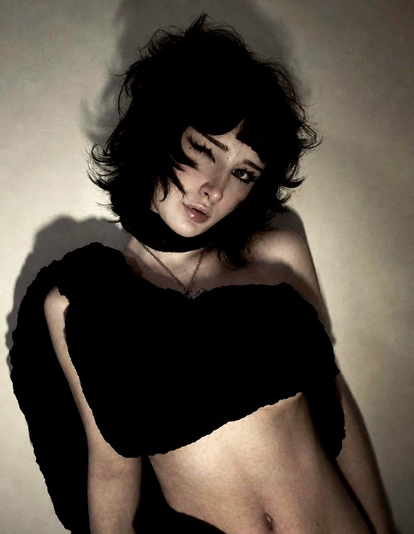 Archived image from @kk3tr1n4 on Instagram