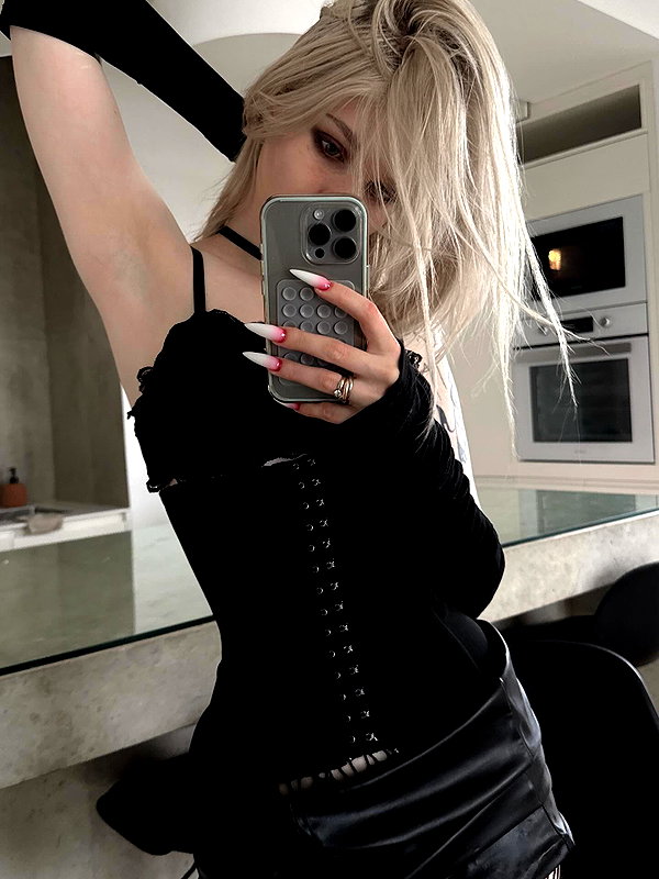 ti_joyy instagram image archive image