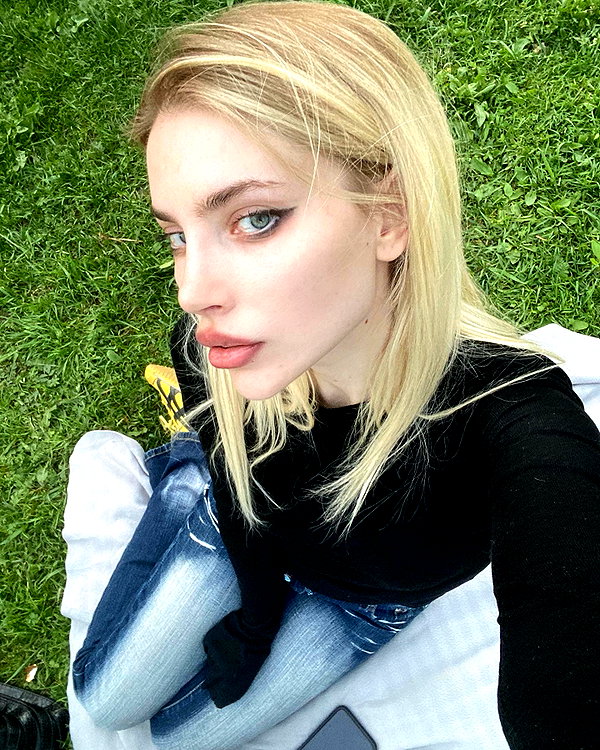 anya4everr instagram image archive image