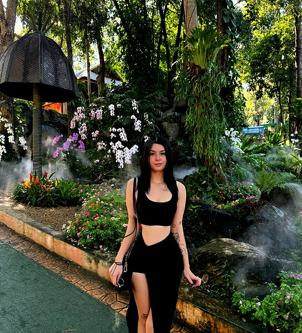 elerievans123 instagram image archive image