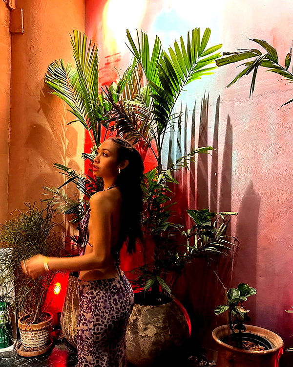 cait.knight instagram image archive image