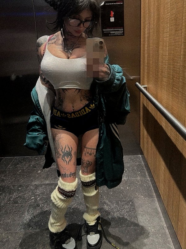 zommmbri instagram image archive image
