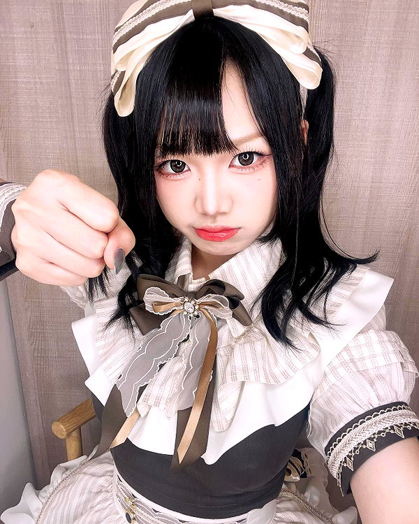 150_aiko instagram image archive image