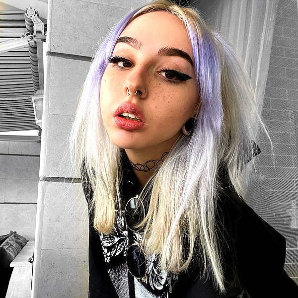 karin_orhov instagram image archive image