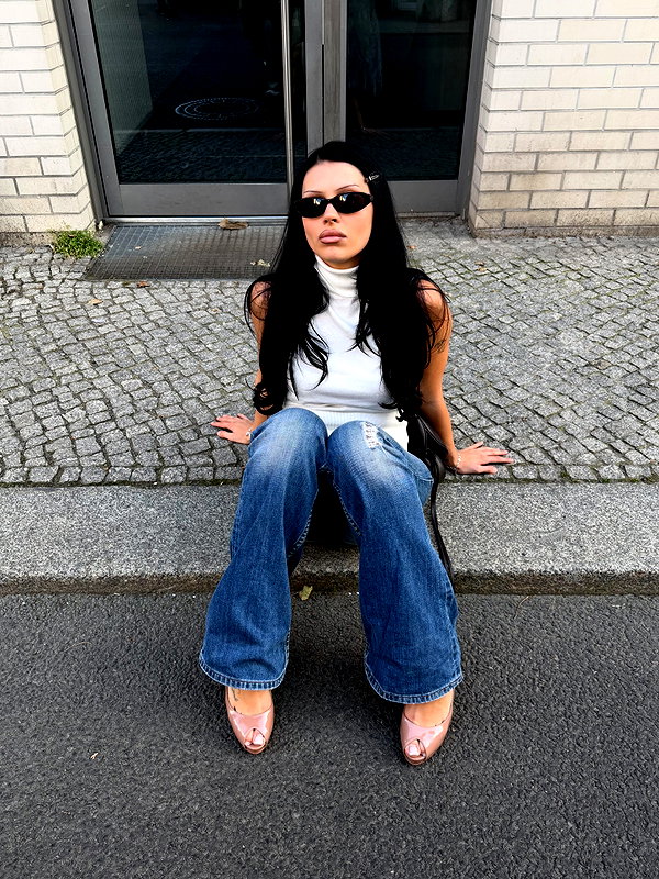 karolinaawasik instagram image archive image