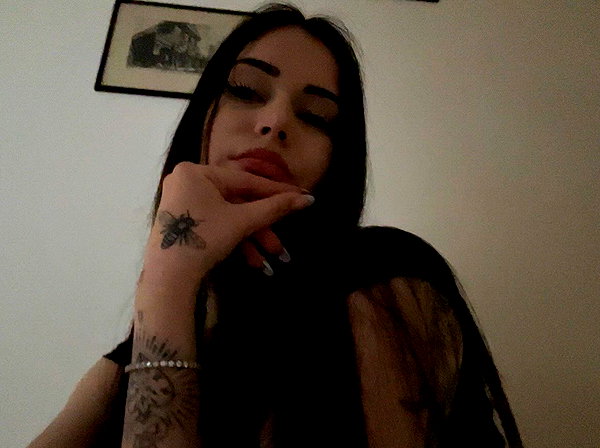 valeria.potti instagram image archive image