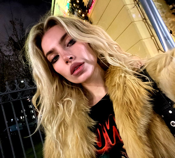 anya4everr instagram image archive image
