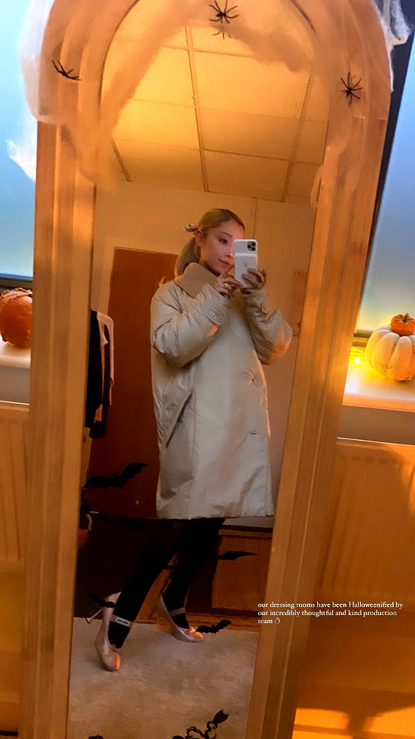 arianagrande instagram image archive image