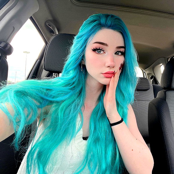 danielle.mercedie instagram image archive image
