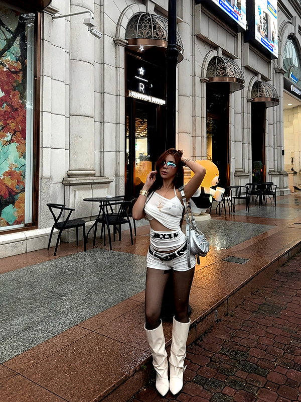lyhythuedoxinh instagram image archive image