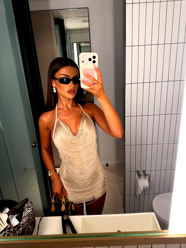 oliviaphillipps instagram image archive image