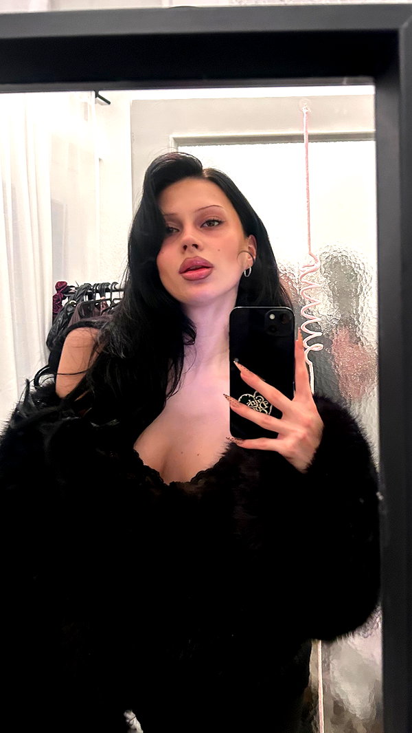 karolinaawasik archive image