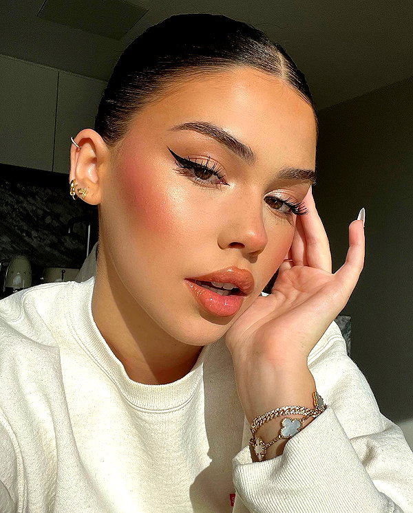 leahhalton instagram image archive image