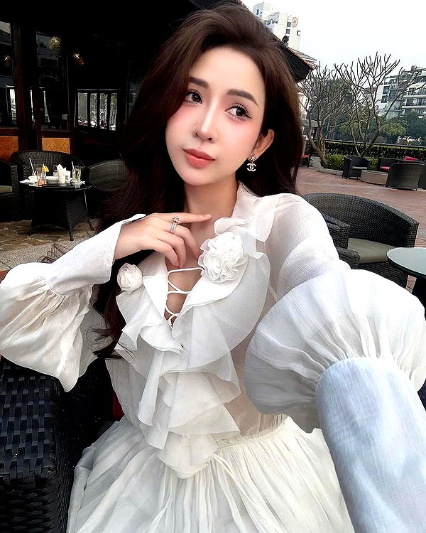 lyhythuedoxinh instagram image archive image