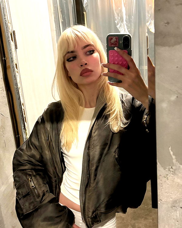 anya4everr instagram image archive image