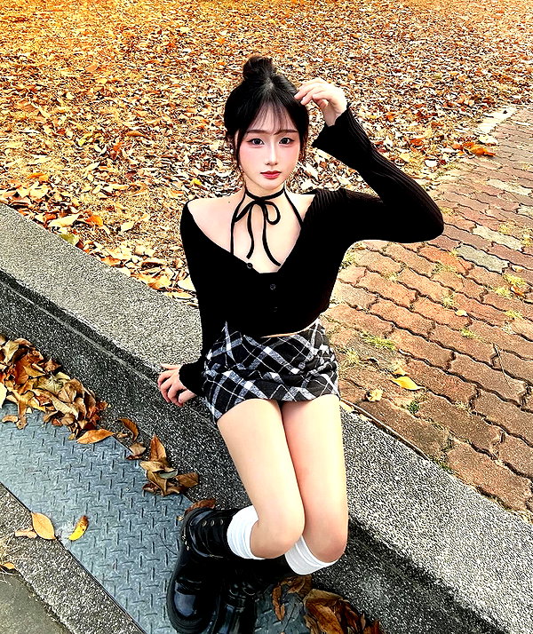 lai_931201 instagram image archive image