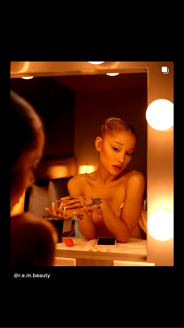 arianagrande instagram image archive image