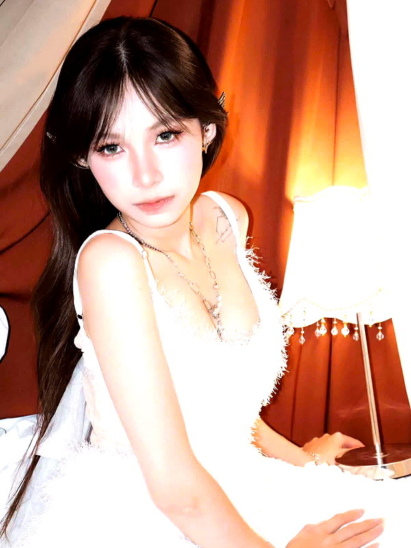 lyhythuedoxinh instagram image archive image