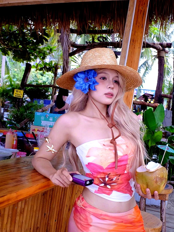 lyhythuedoxinh instagram image archive image