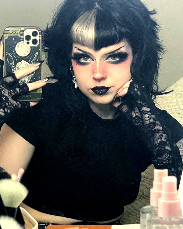 yeahimcaroline instagram image archive image