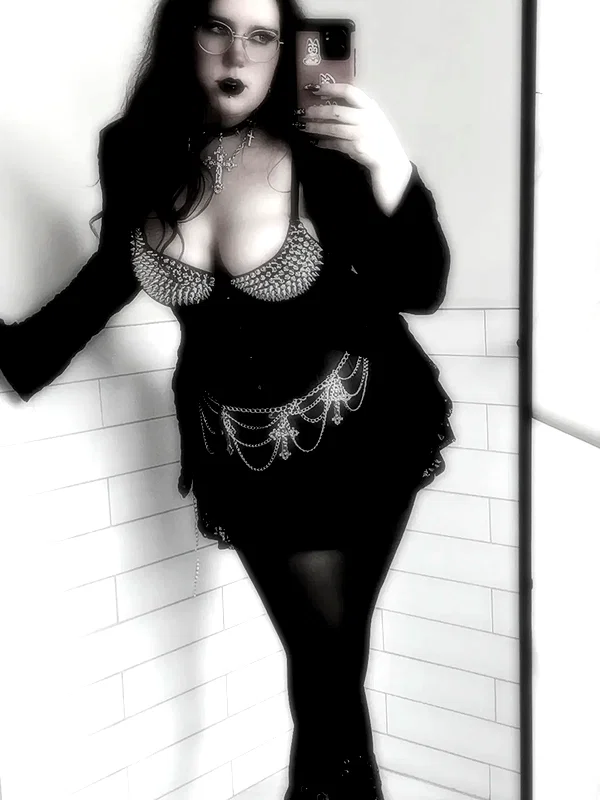 chica.niebla instagram image archive image