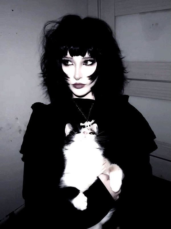 Archived image from @kk3tr1n4 on Instagram