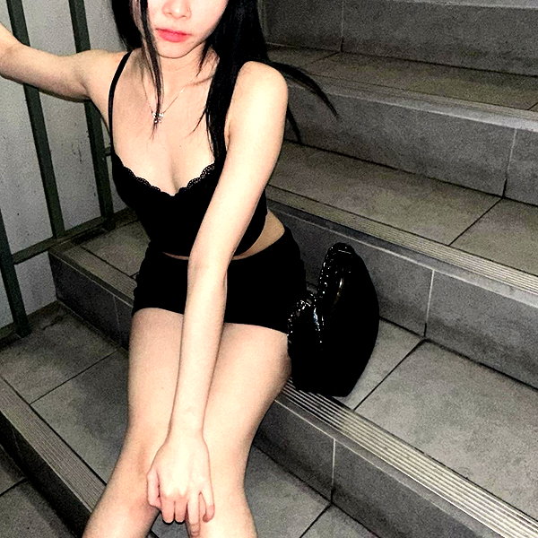 the.q.felicia instagram image archive image