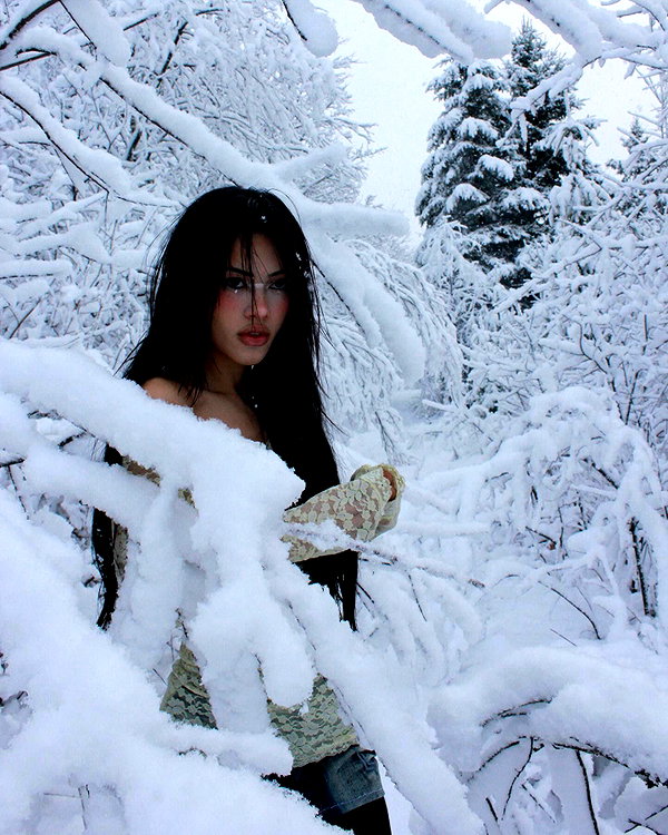 leonanaomii instagram image archive image