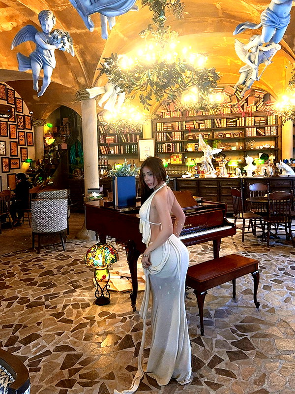 lyhythuedoxinh instagram image archive image