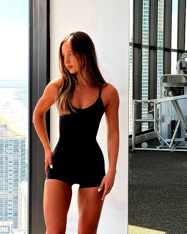 olivia.mathers instagram image archive image
