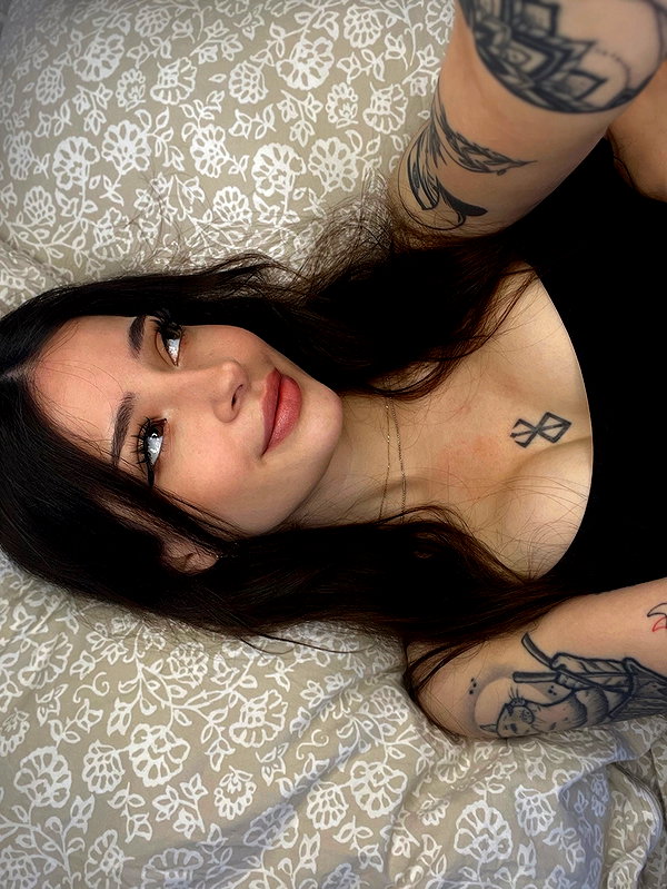 cata.leyah instagram image archive image