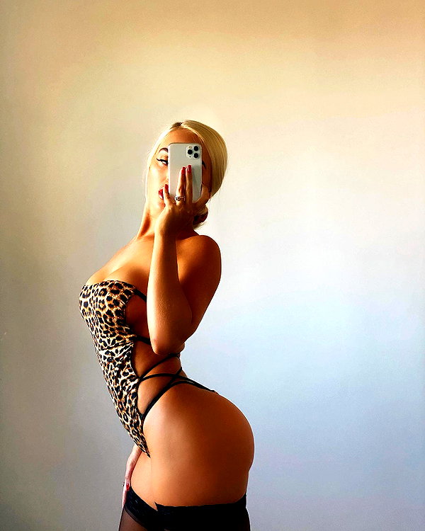 rhiannonbluee instagram image archive image
