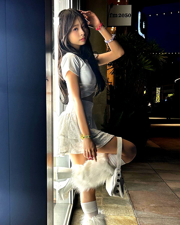princessamelia_official instagram image archive image