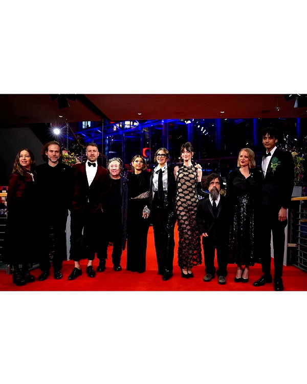 annehathaway instagram image archive image