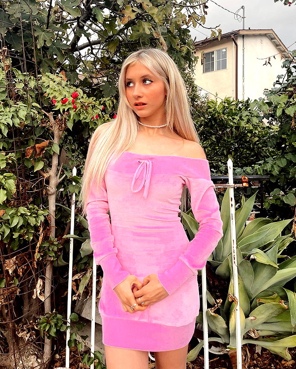 ellianawalmsley instagram image archive image