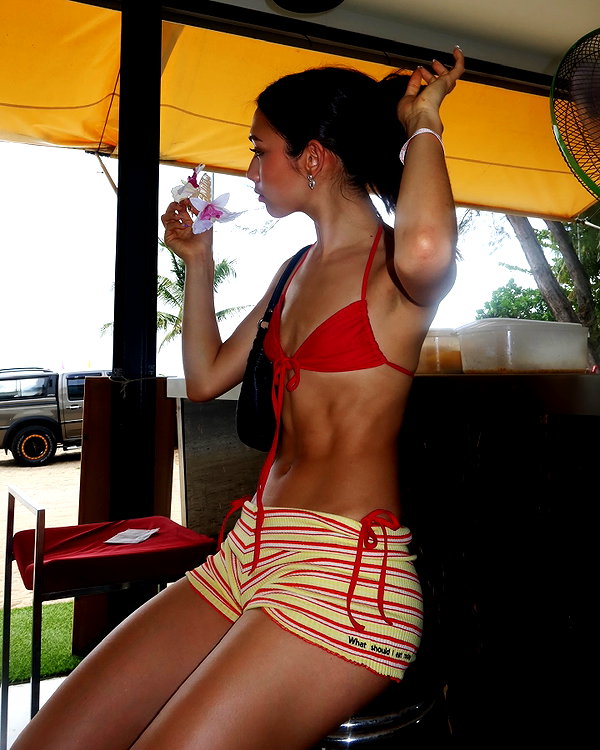 cait.knight instagram image archive image